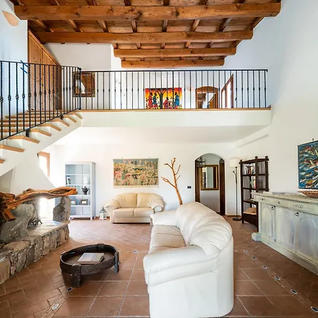 Calyra By Klodge Вілла