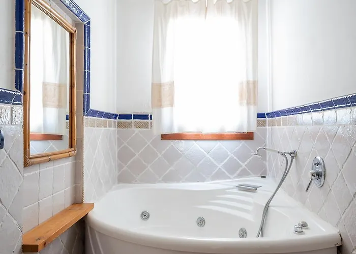 וילה Calyra By Klodge אולביה